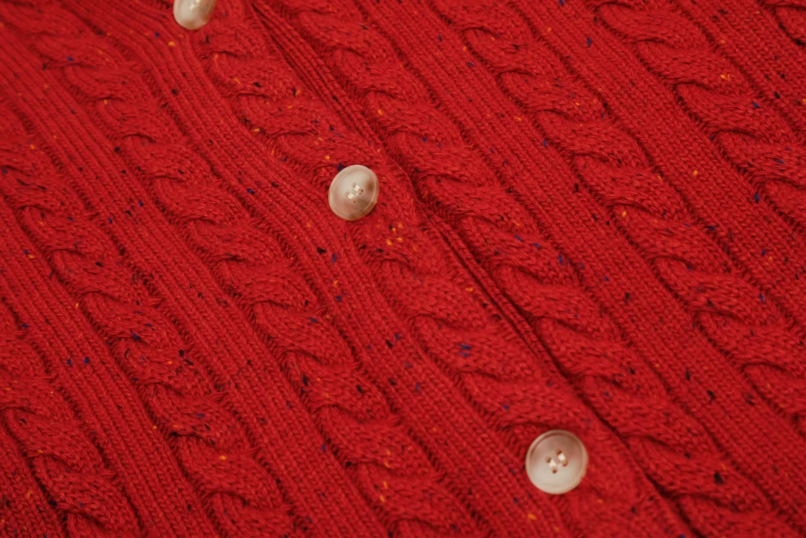 VIVI112 vivienne west wood Vivienne heavy-duty twist multi-color classic cardigan knitted sweater wool 2024 autumn latest style 🧩 15% merino cotton wool 85% wool blend 🧩Correct Italian 🇮🇹100% wool washed wheat logo Size: S -M- L Color: White, Dark Gray, Blue